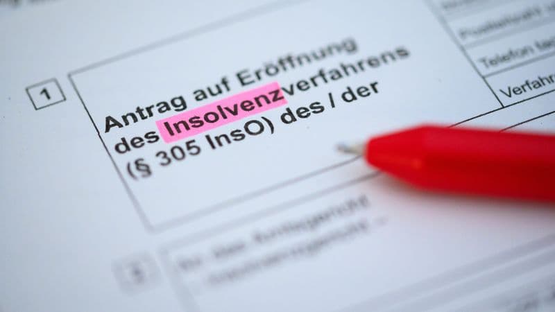 German insolvencies stay level in February