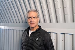 Nike CEO Rallies Staff After Forecast Miss, Stock (NKE) Slides on Outlook - Bloomberg