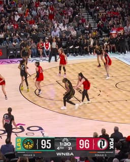 @LASparks: In Nneka we trust. 

@nnekaogwumike x @WNBA https://t.co/PCggrCQZEz