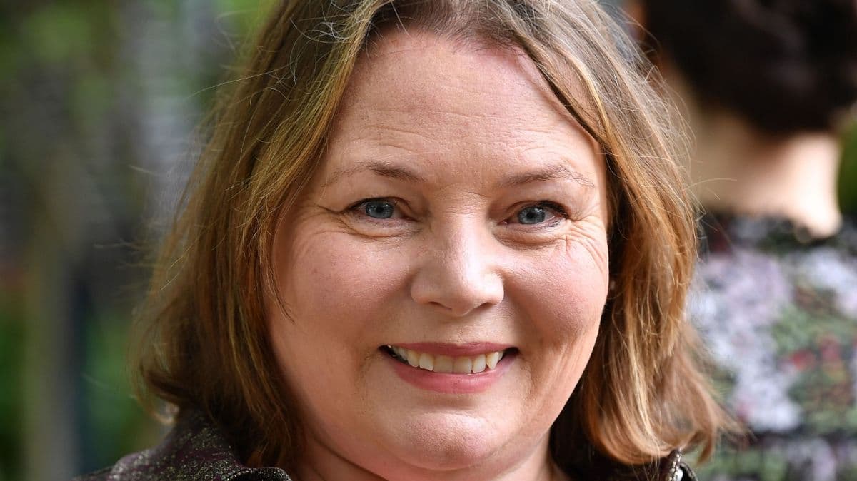 Inside Joanna Scanlan's life from career breakdown to adoption rejection - The Mirror