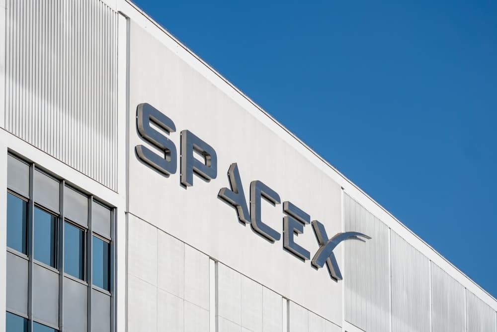 SpaceX lands a massive $920M deal with Google