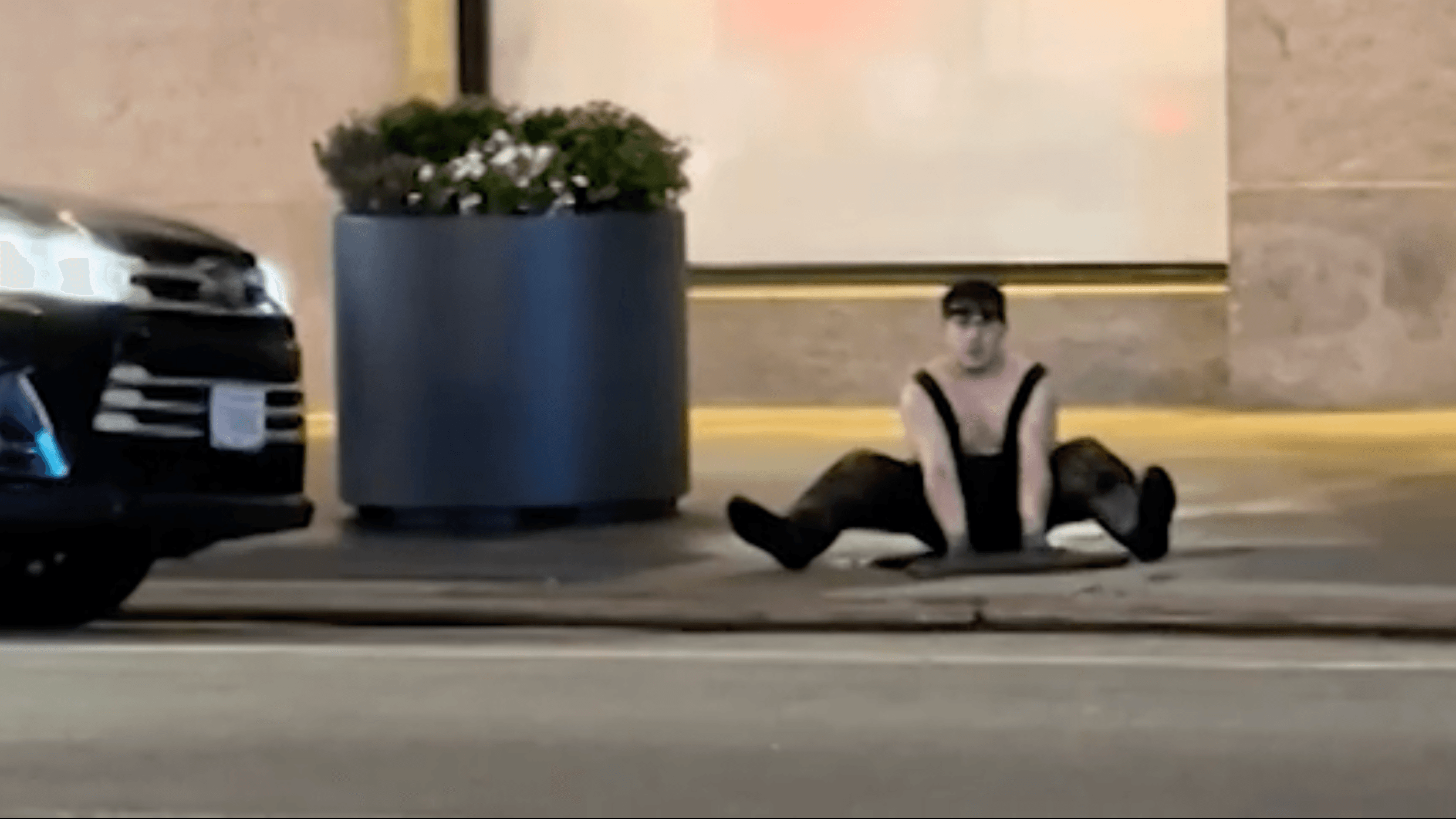 Video shows people climbing out of manhole in Manhattan