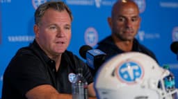 Robert Saleh's Titans start camp after another 3-14 reset