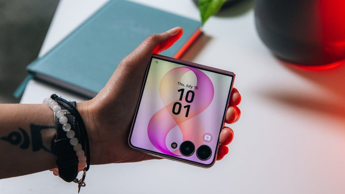 Samsung Galaxy Z Flip 8 review: A perfect phone for cool ...