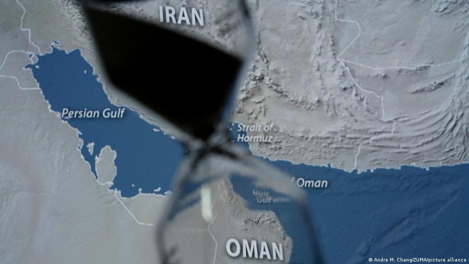Iran and Oman near landmark shipping agreement - DW