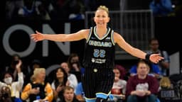 Will Courtney Vandersloot Safely Pass Baton to Sky's Youth?