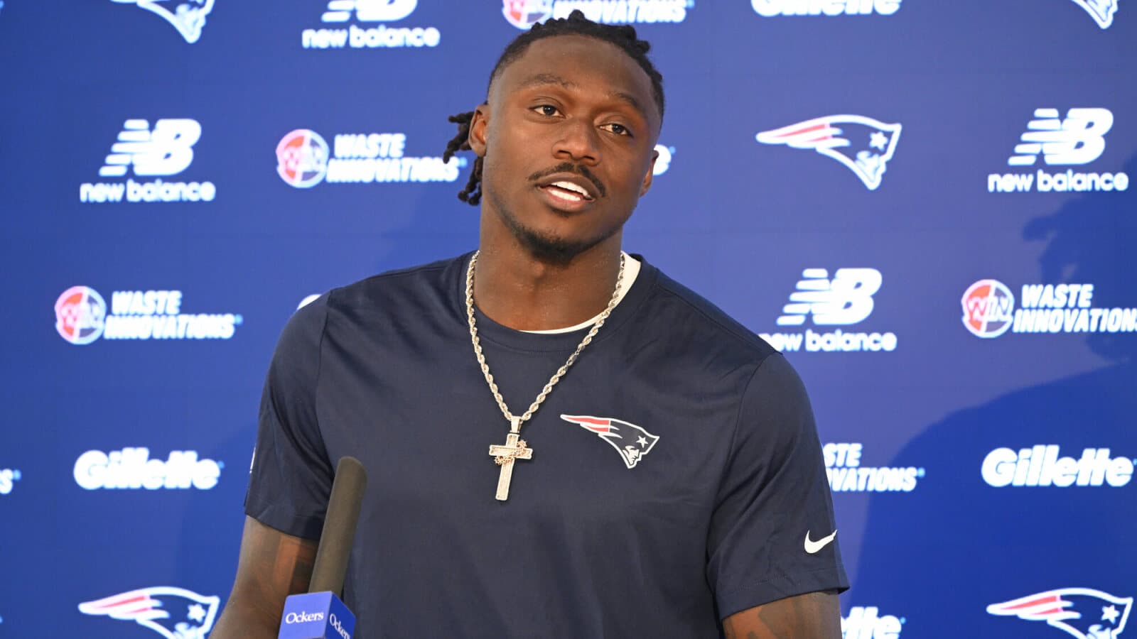 Theories emerge for why Patriots were quick to trade with Eagles for A.J. Brown