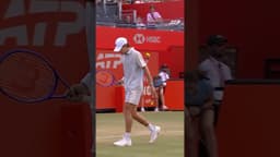 Out of this WORLD from de Minaur! 🤯