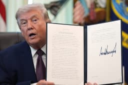 US appeals court keeps Trump mail-voting restrictions ...