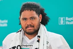 Dolphins' Jonah Savaiinaea Placed on CBS Sports' Hot ...