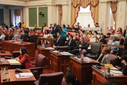 Philly Council advances bills restricting ICE in the city as Mayor Parker signals she won’t stand in the way