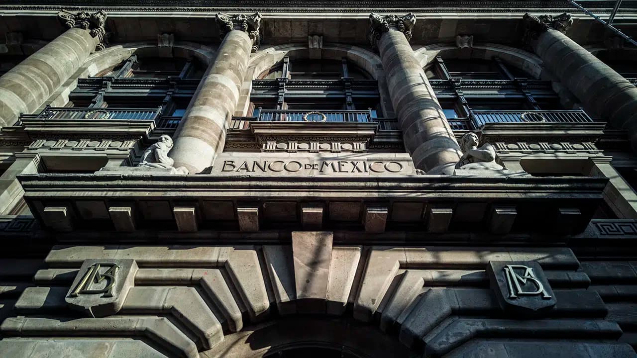 ¿Por qué Banxico bajó la tasa de referencia en plena incertidumbre financiera?