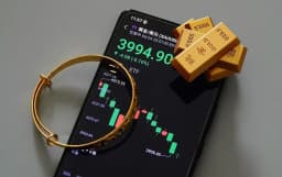 ASX 200 jumps as weak US jobs data boosts gold miners