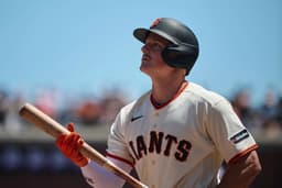 Giants Still Don't Have Timetable for Chapman's Return