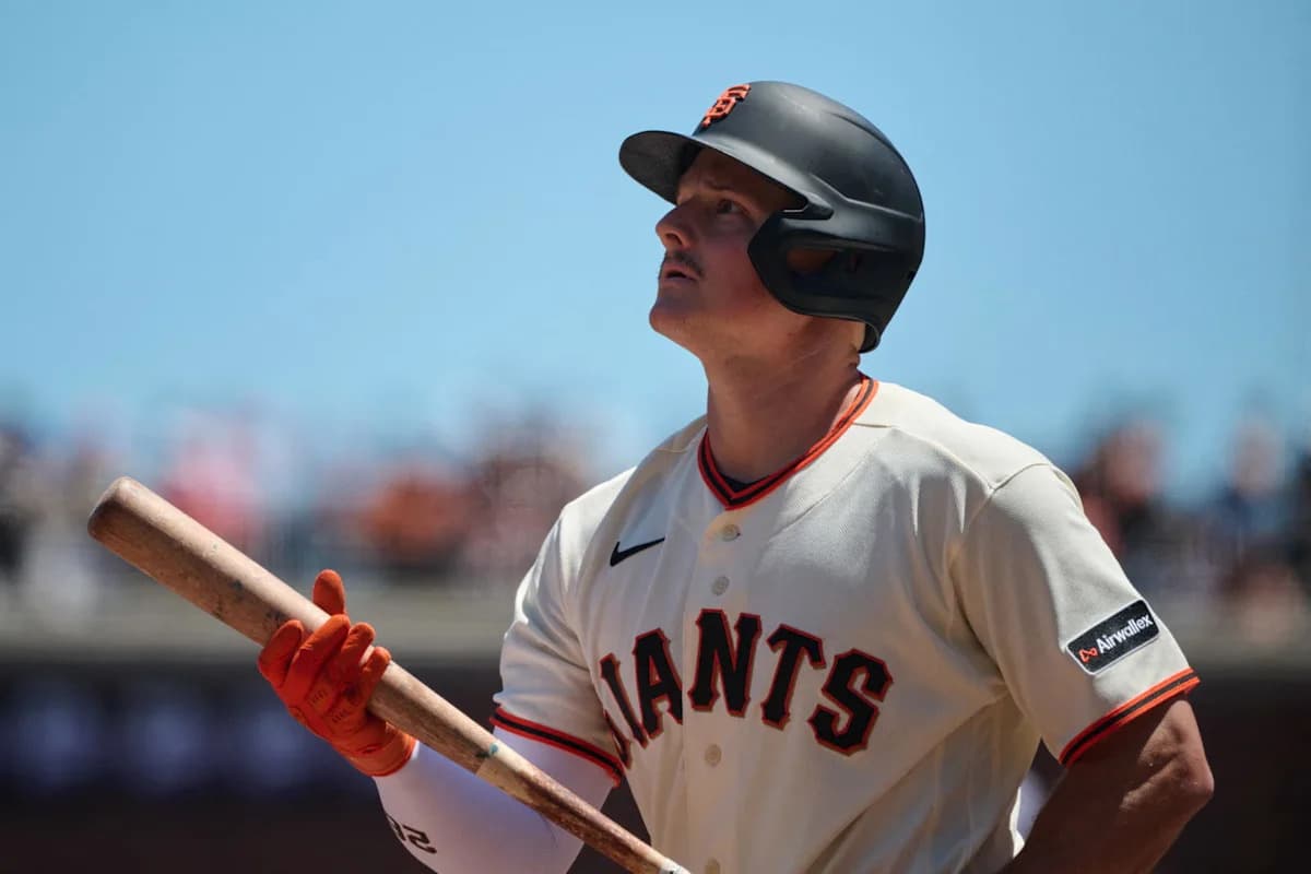 Giants Still Don't Have Timetable for Chapman's Return
