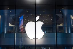 Apple Before Q2: Weaponizing Memory Shortages And The Globalstar Acquisition (NASDAQ:AAPL) | Seeking Alpha