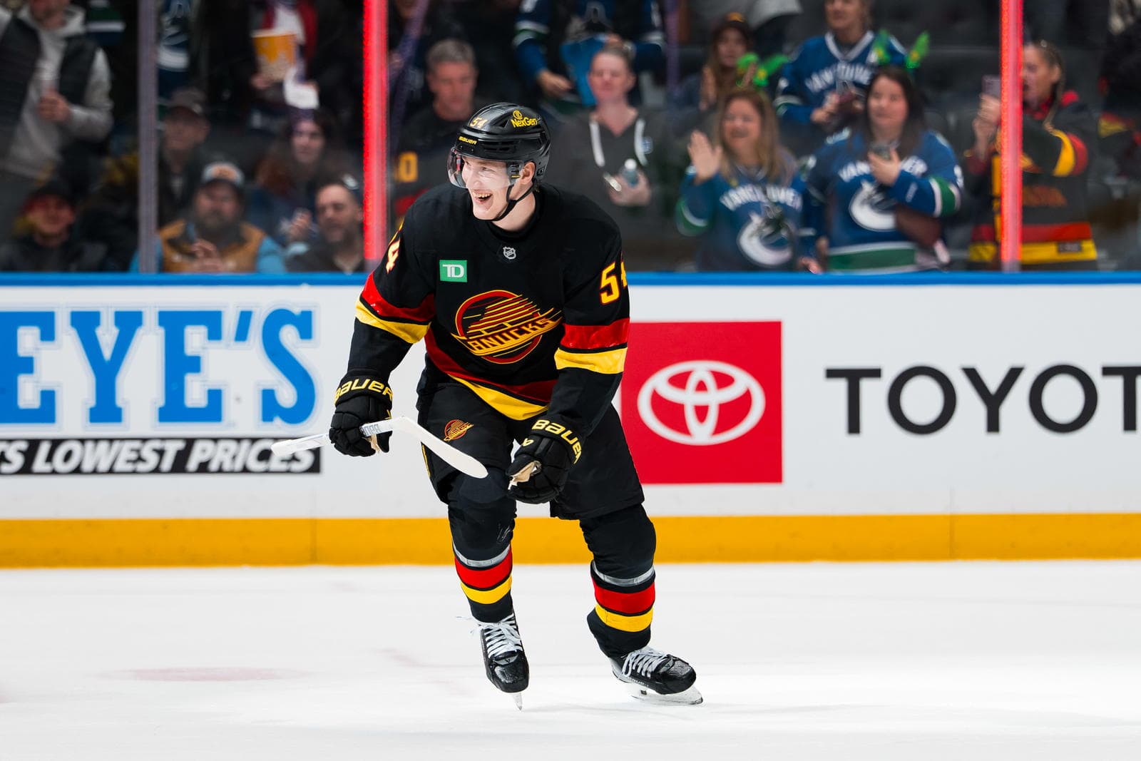 Canucks Center Aatu Räty Returns To Vancouver After A Historic ...