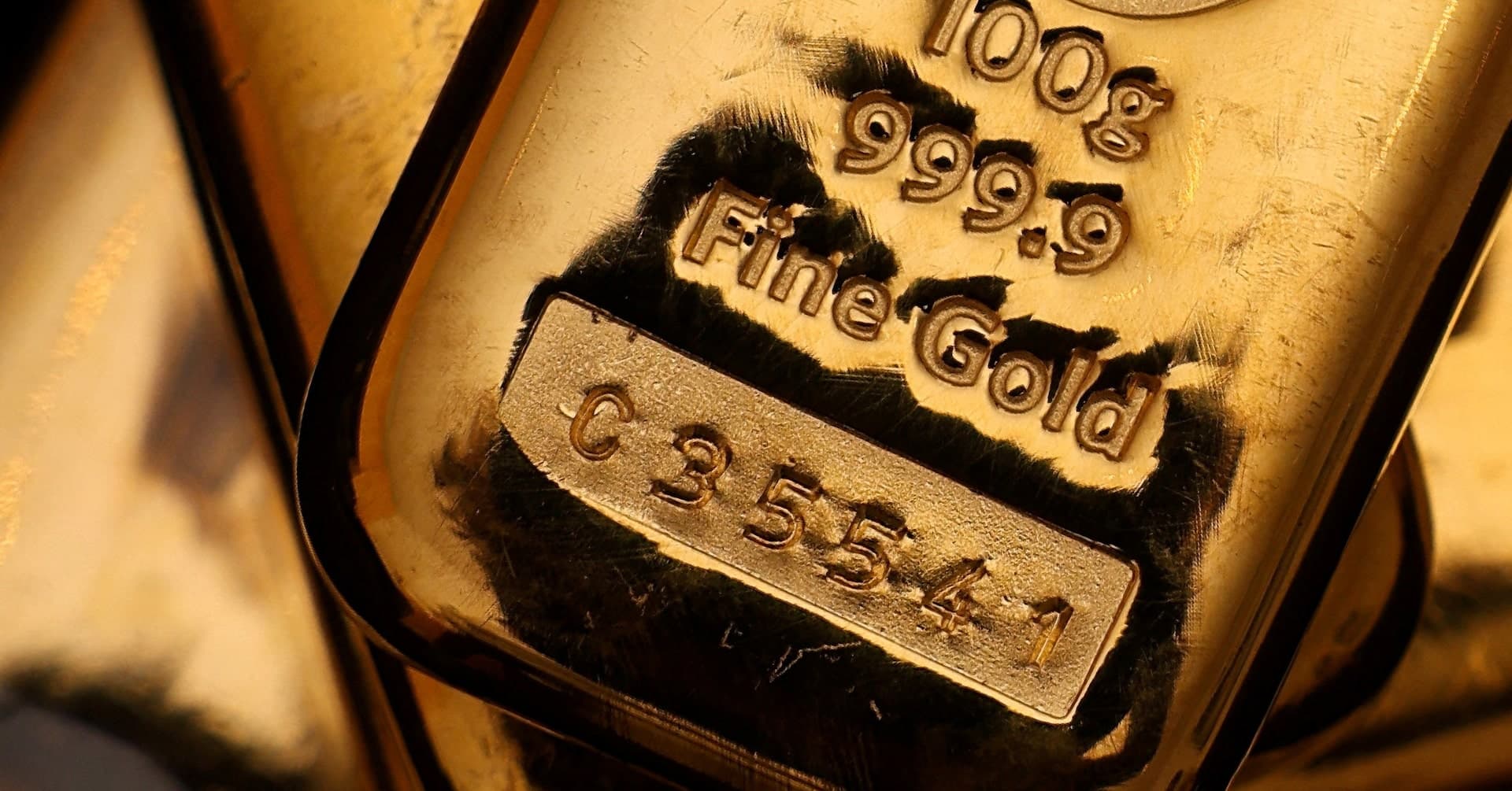 Gold falls as Iran war, robust US jobs data dim Fed rate-cut hopes | Reuters