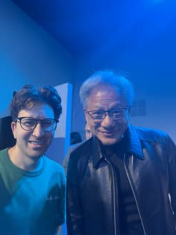 @gregisenberg: I spent 48 hours in SF hanging out with billionaires, data labs and AI founders and execs running $1...