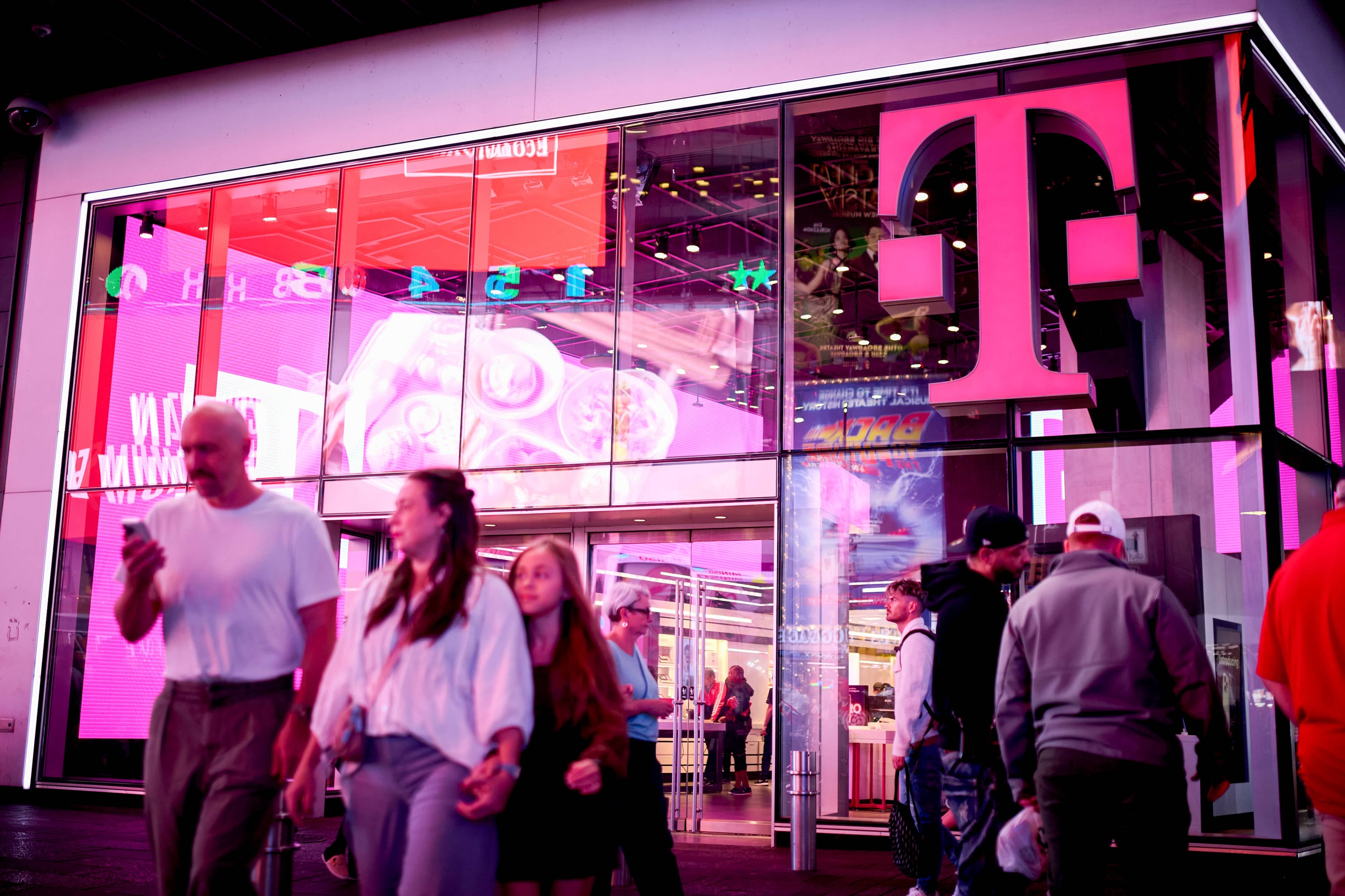 T-Mobile changes how customers can finance phone ...
