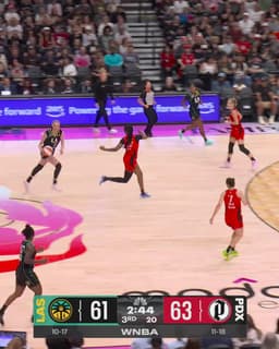 @LASparks: EWeezy hits the three &amp; the Sparks have the lead! 

@EWeezy_For3eezy x @WNBA https://t.co/jMYX8C...