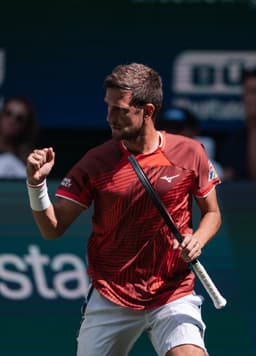 @atptour: Could a big upset be brewing? ♨️

Vit Kopriva comes roaring back as he takes the second set 6-4 over...