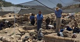 Archaeologists unearth new clue in the Ark of the Covenant ...