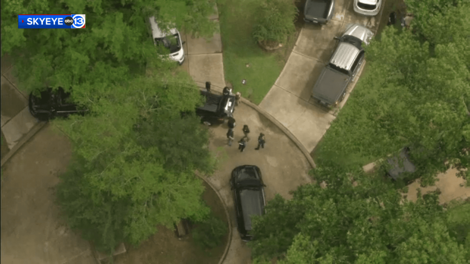 Man charged after allegedly throwing Molotov cocktail at OpenAI CEO Sam Altman's home - ABC7 Chicago