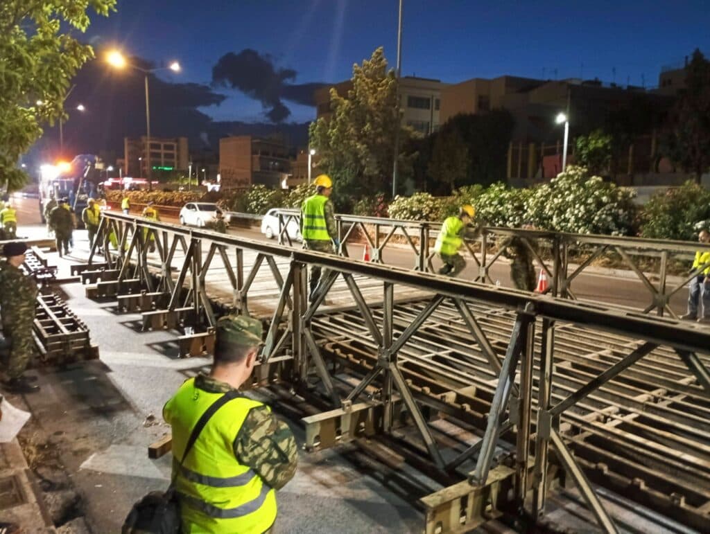 Αποκαταστάθηκε η πεζογέφυρα που ενώνει τους Αγίους Αναργύρους με ...