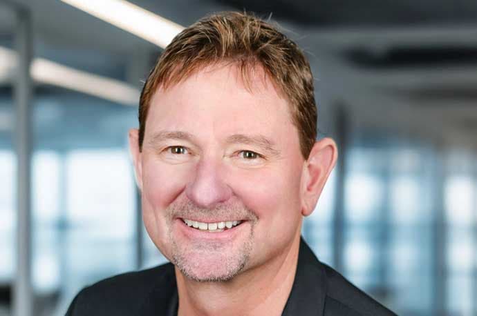 AWS Q1 FY27 earnings and AI strategy shine; Anthropic crisis, EC2 pricing power, competitive pressure; Anthropic hires former AWS public sector leader for government push