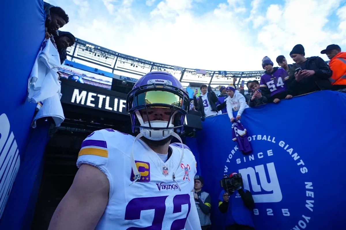 Harrison Smith Returns to Vikings for 15th NFL Season