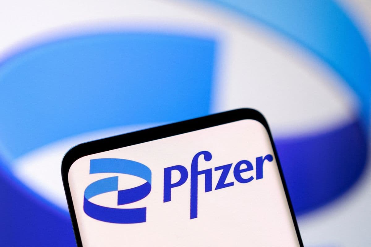 Pfizer (PFE) Stock Holds Near $27.14 After Q4 2025 Beat, Reaffirms 2026 Guidance Amid COVID Decline