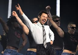 Fans Call Out “Messy Bitch” Harry Styles for Performing “ ...