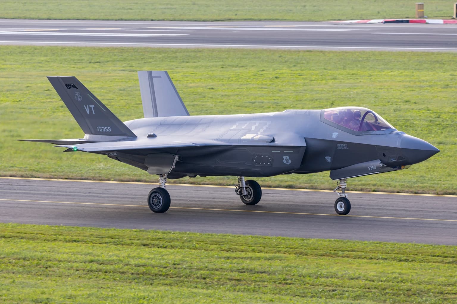 Boeing IT outage shut down factories on last day of Q2, but June deliveries hit 64, Q2 total 171, H1 314 best since 2018; Farnborough orders win with split orders; Ortberg tempers new plane timeline; Hexcel expands supply agreements; GuruFocus confirms financial weakness; Earnings preview bearish; Lockheed Martin and RTX beat-and-raise quarters set high bar; RTX receives first US Patriot order in 30 years; Philippine Airlines splits order between A350-1000 and 787-10