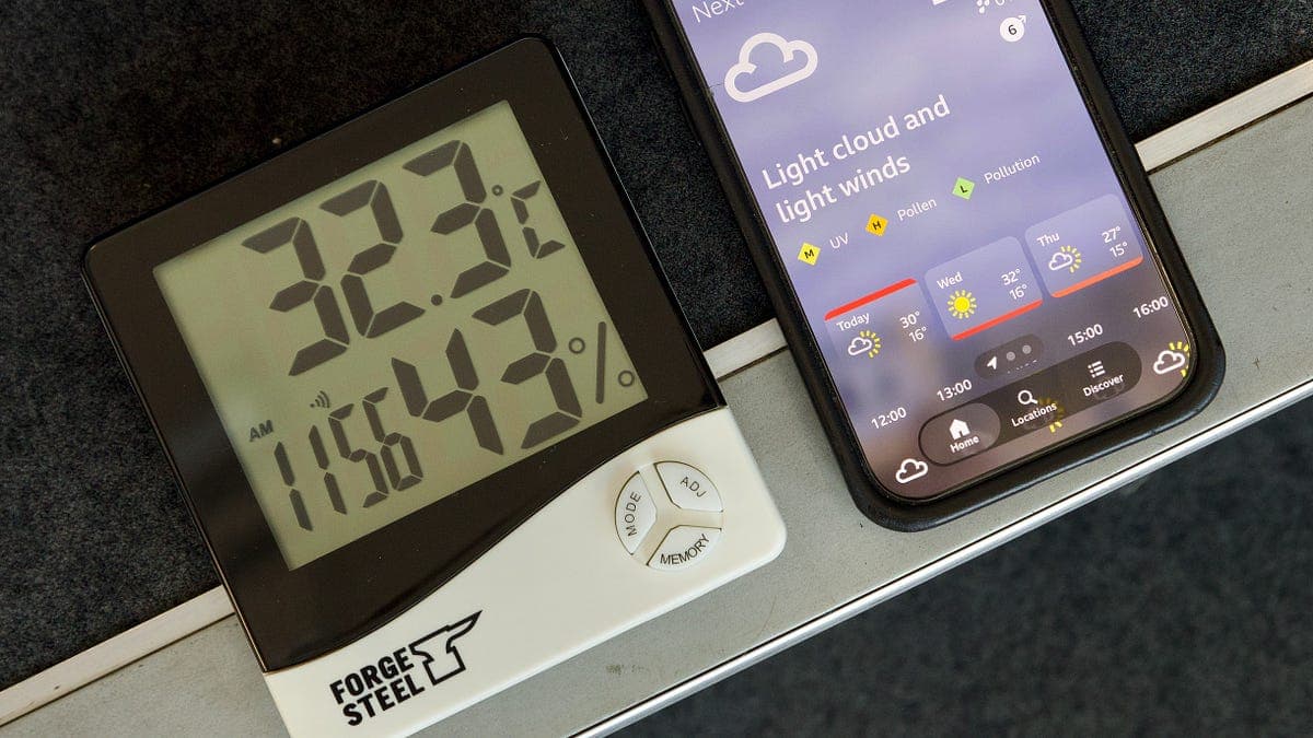 "If you're poor, you can sweat": One building's air conditioning divide