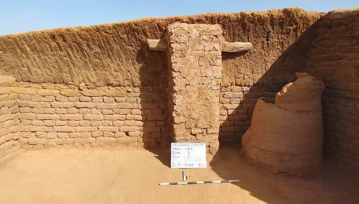 A Complete Byzantine City Discovered in the Dakhla Oasis ...