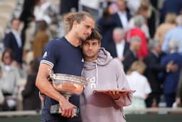 Cobolli pushed Zverev to a 5th set in French Open final, then his body gave out