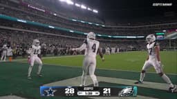 Dak Prescott with a Two Point Conversion vs. Philadelphia ...