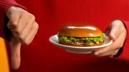 8 Of The Worst Fast Food Burgers Of 2026 So Far