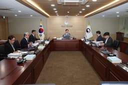 South Korea fines Google and Apple over unfair app ...