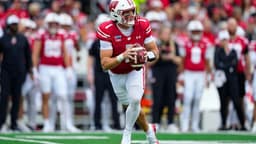 Badgers grades, snap counts on offense from Week 5 vs. ...