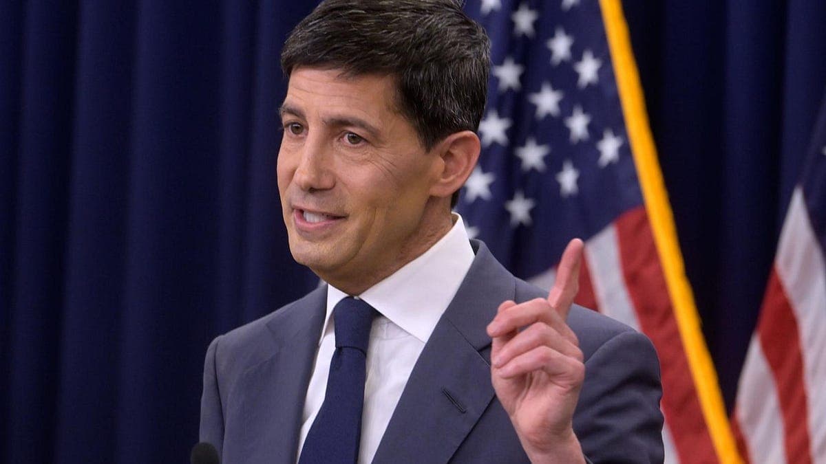 Fed Chair Warsh Emphasizes Independence, Signals Caution on Rate Cuts