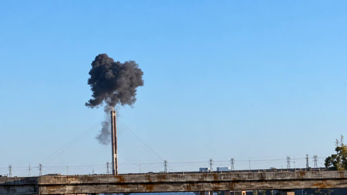 Dnipro under fire: what threatens Kyiv's bridges—and how ...