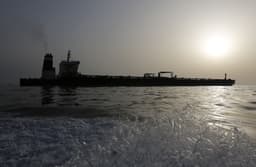 Trump Sanctions Pivot Helps Iran Oil Tycoons Boost War Profits - Bloomberg