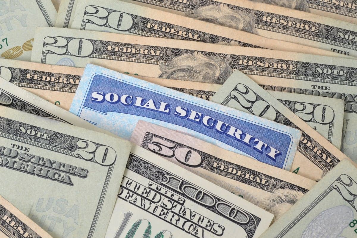 Here's the Maximum Social Security Benefit at Ages 62 and 70 (and How to ...