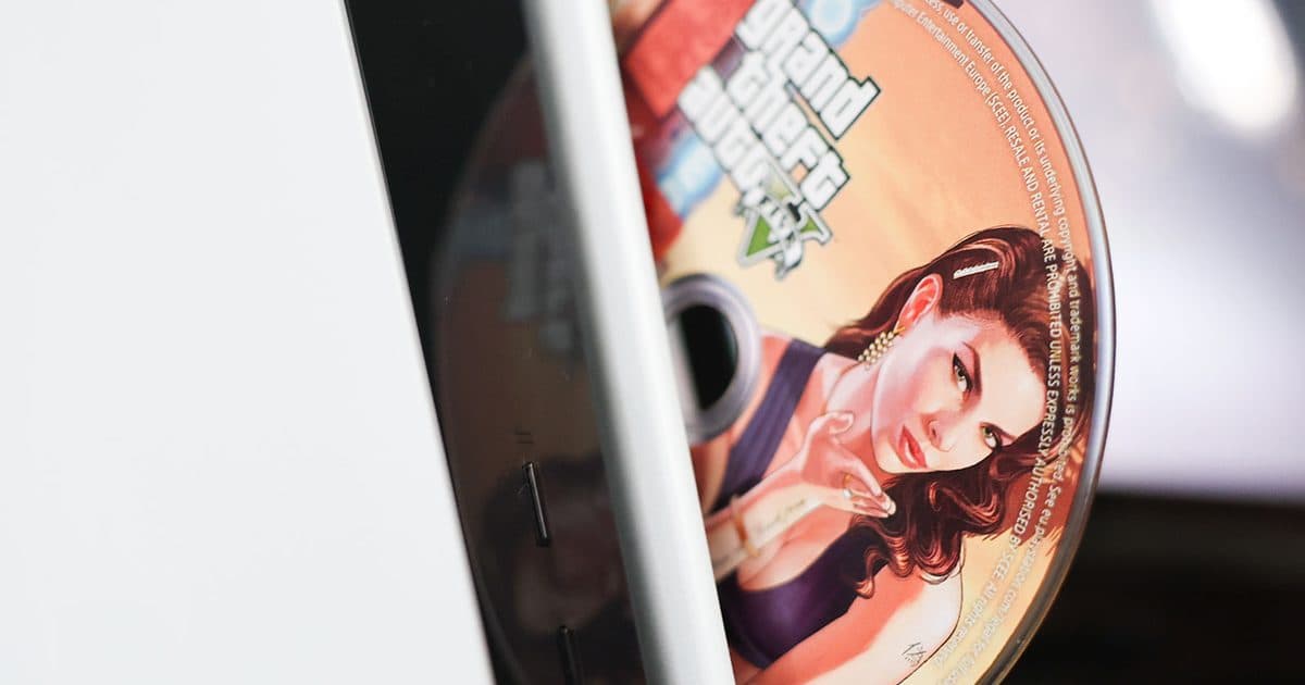 Is PlayStation wrong about physical discs, or do consumers ...