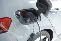 Wallbox installs 120 EV chargers at Montréal airport - electrive.com