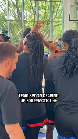 @WNBA: Team Spoon at work 👀

The squad hits the court at the Obama Presidential Center for practice ahead o...