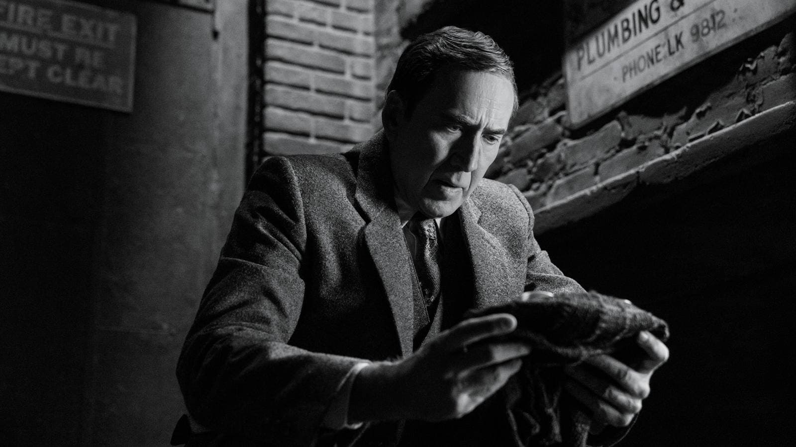 Spider-Noir Reviews Validate Neo-Noir Style