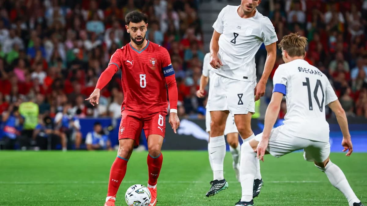 Man Utd Dealt Worrying Bruno Fernandes Contract Update ...